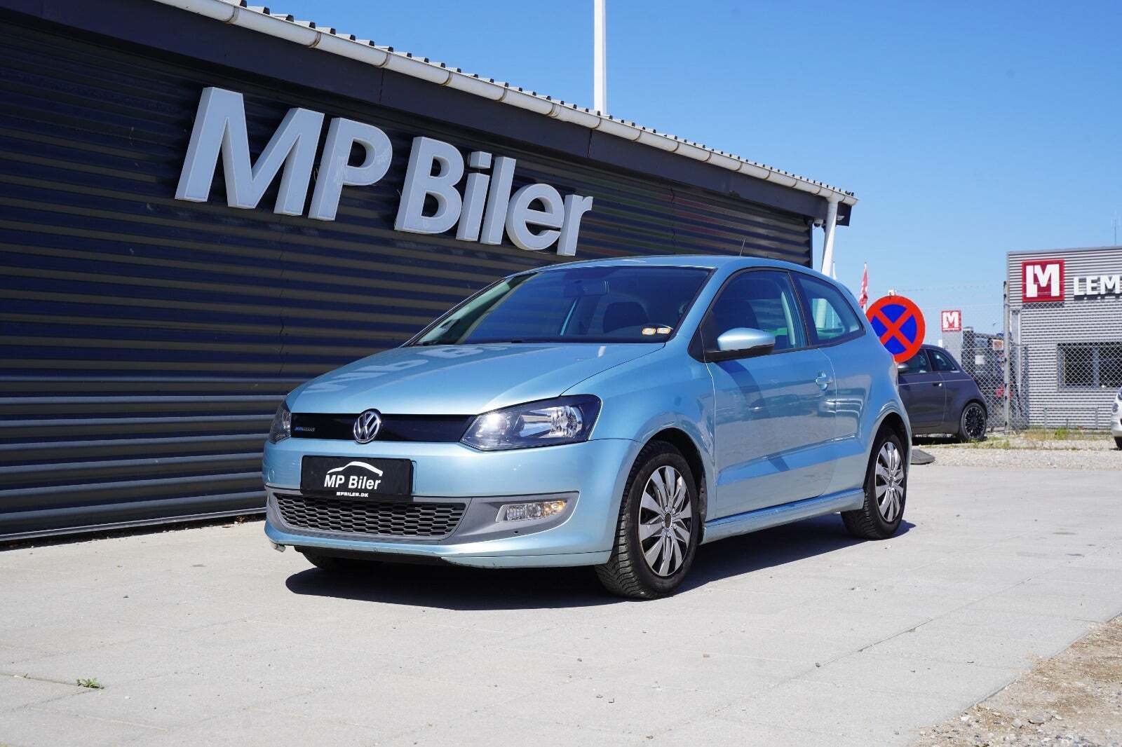 Blå VW Polo fra 2010