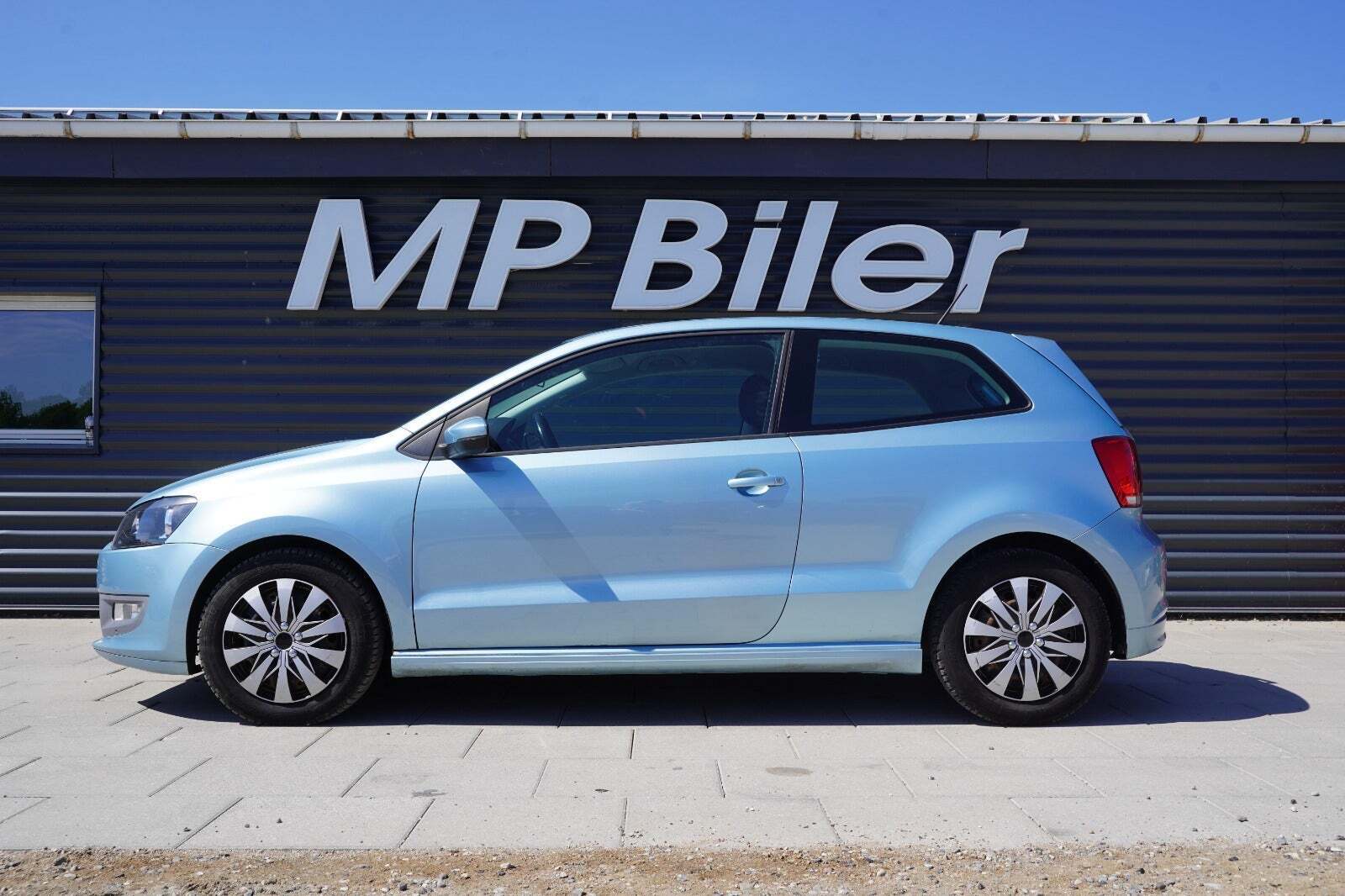 Blå VW Polo fra 2010