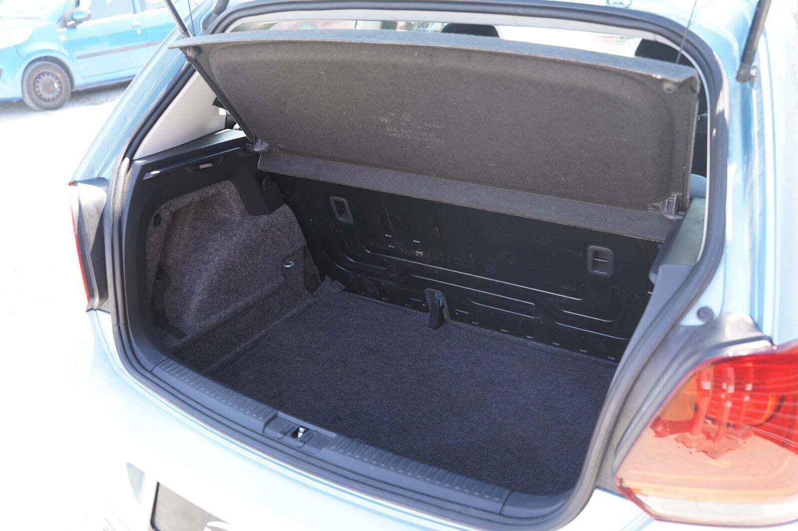 Blå VW Polo fra 2010