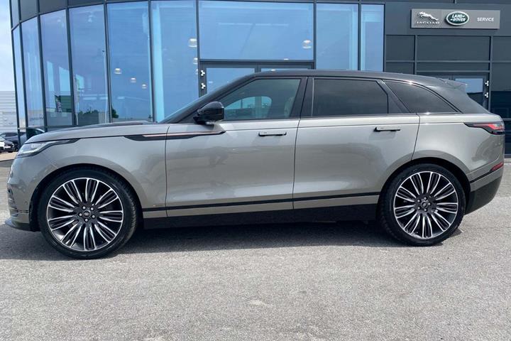 Grå Land Rover Range Rover Velar fra 2017