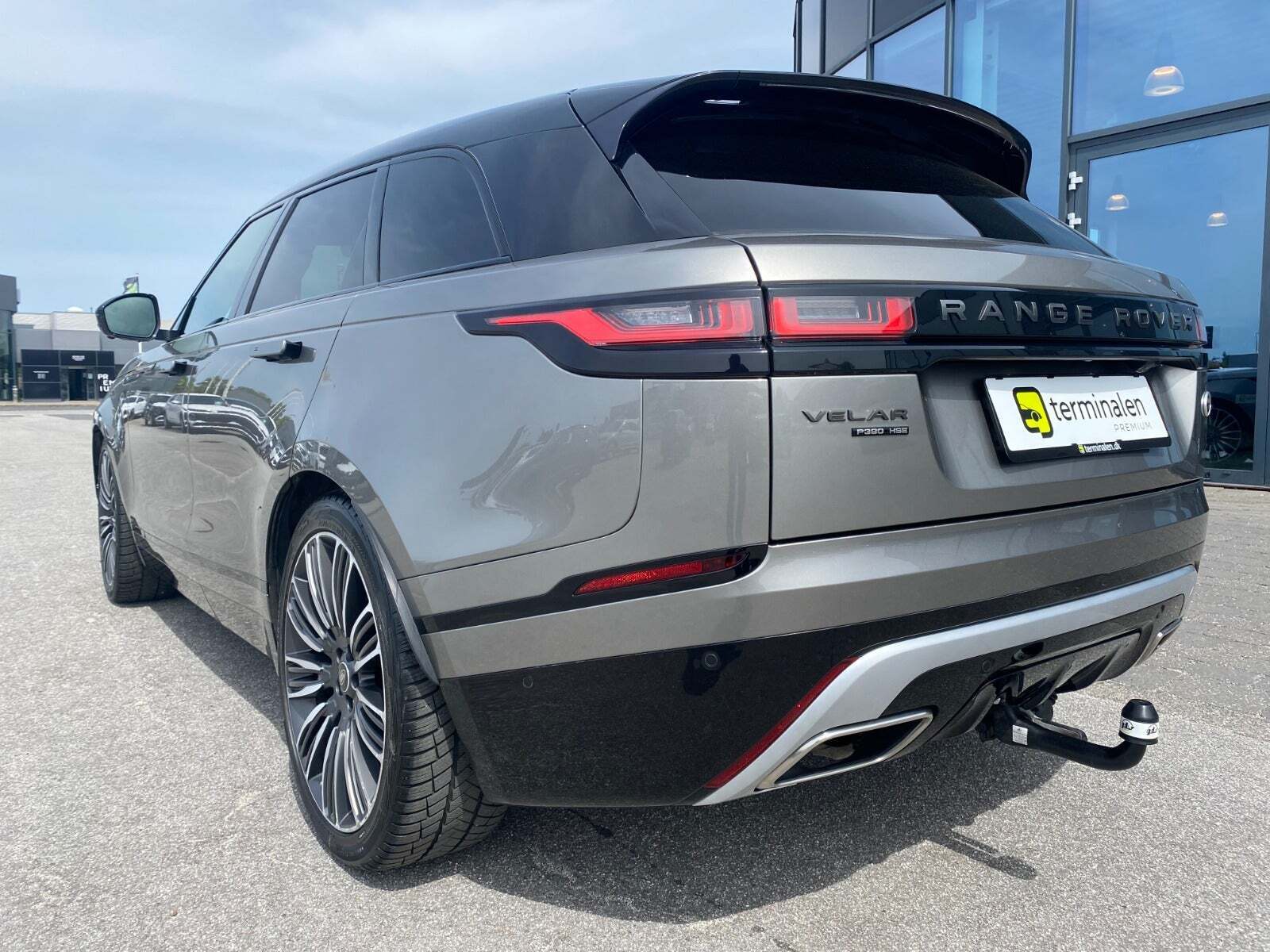 Grå Land Rover Range Rover Velar fra 2017