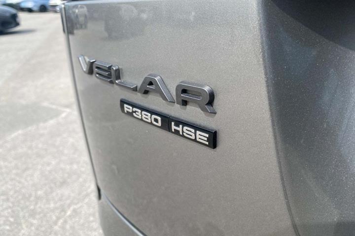 Grå Land Rover Range Rover Velar fra 2017