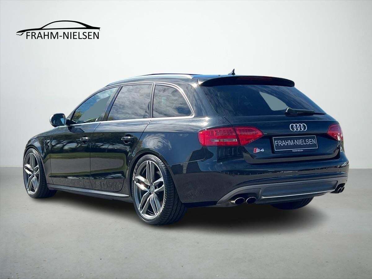 Sort Audi S4 fra 2011