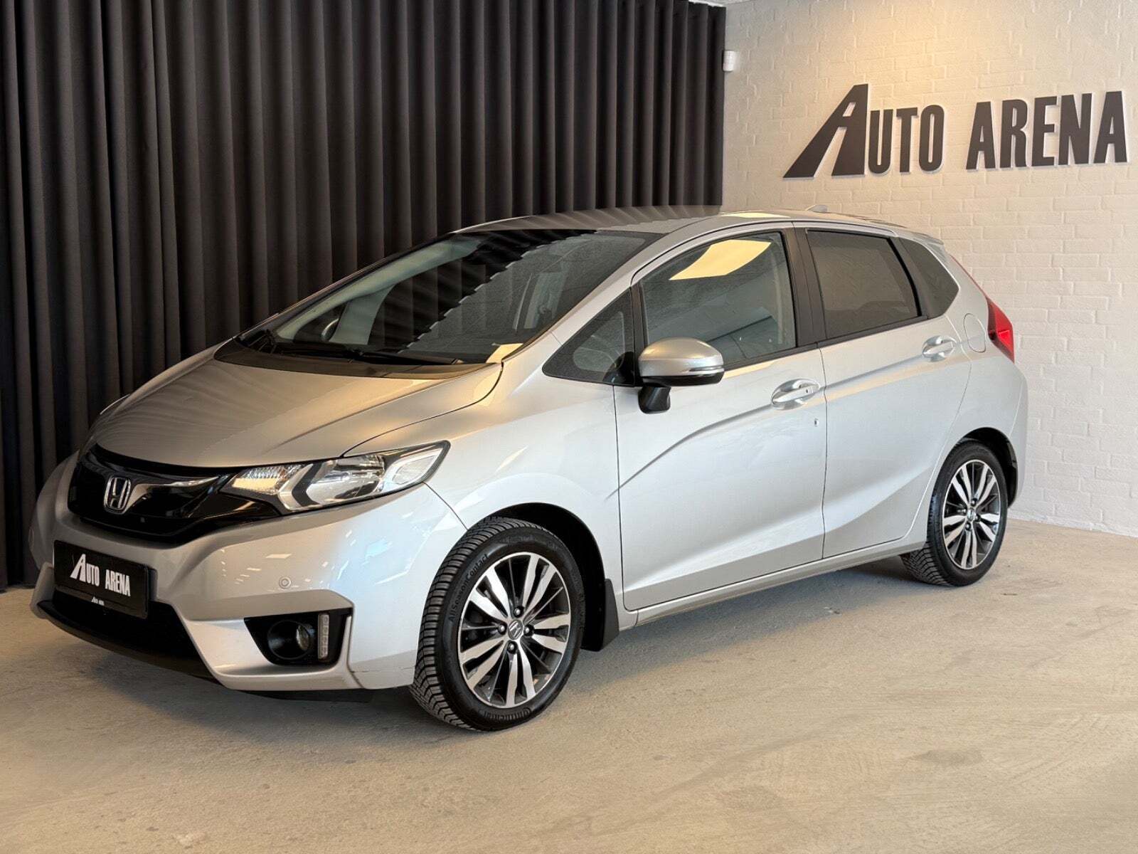 Grå Honda Jazz fra 2017 set udefra