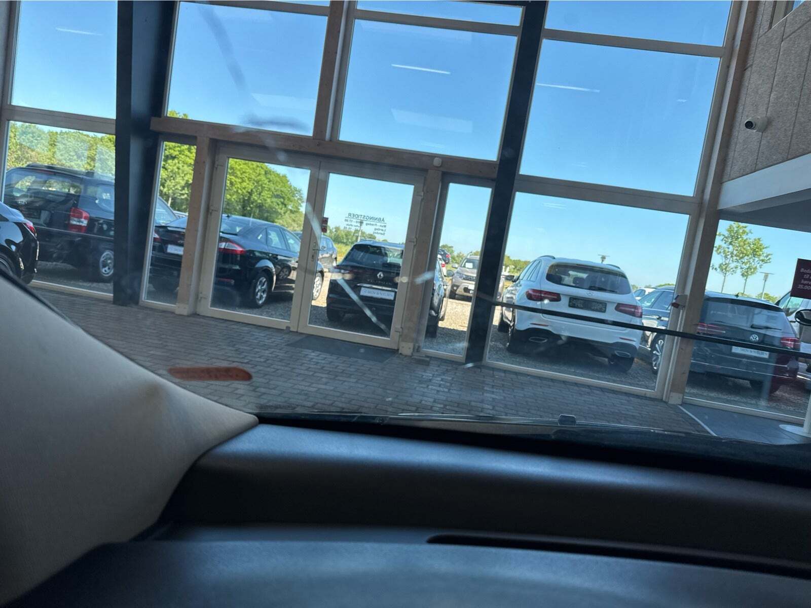 Sort Mercedes R320 fra 2006