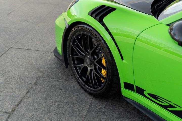 Grøn Porsche 911 GT3 RS fra 2019