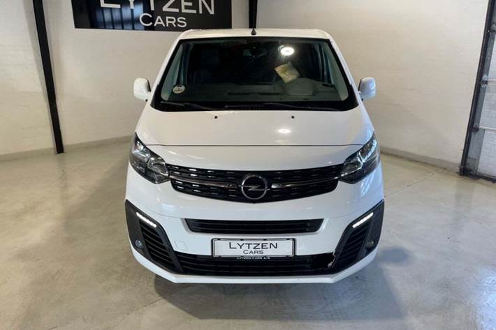 Hvid Opel Vivaro fra 2021