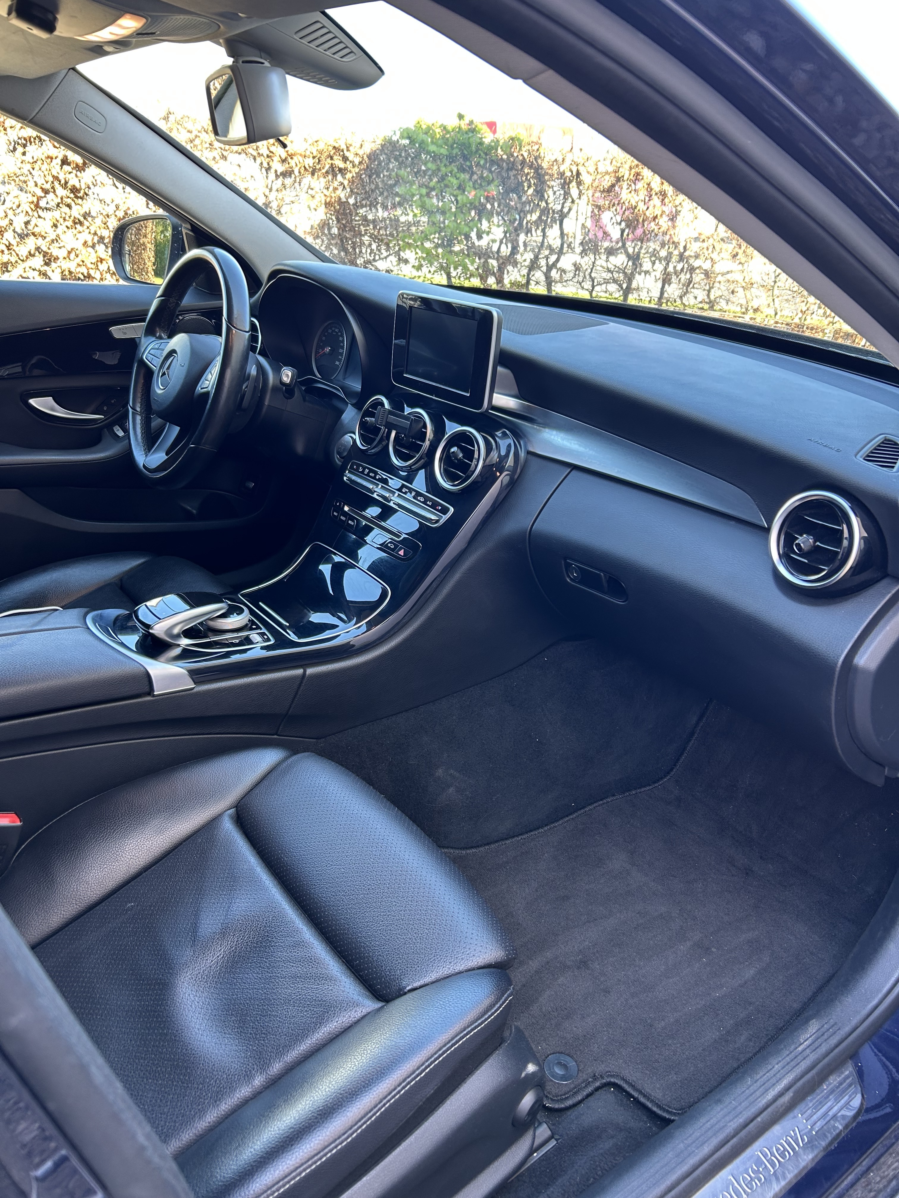 Blå Mercedes C-Klasse fra 2016