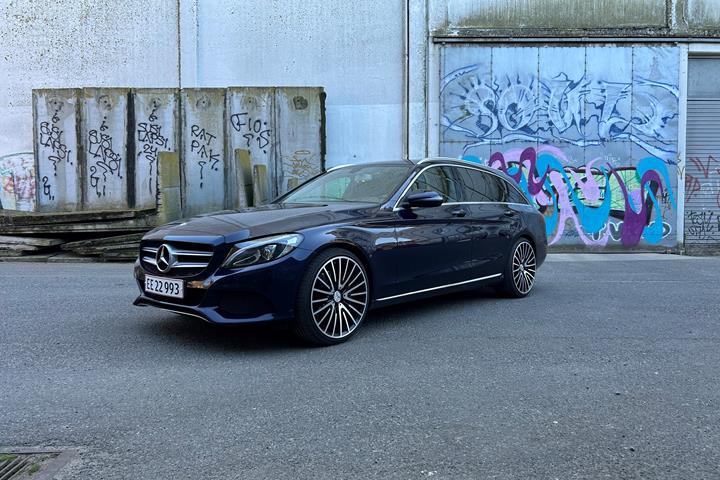Blå Mercedes C-Klasse fra 2016
