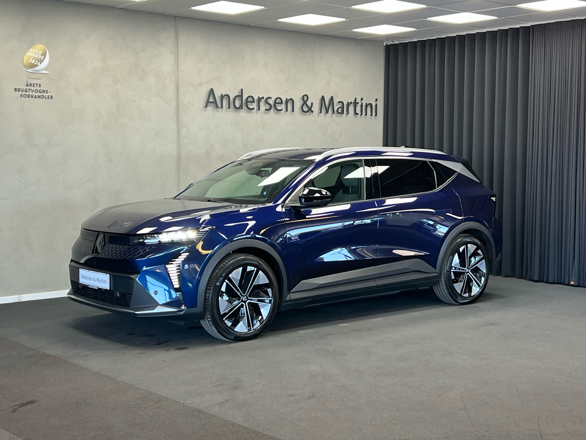 undefined Renault Scénic fra 2025 set udefra