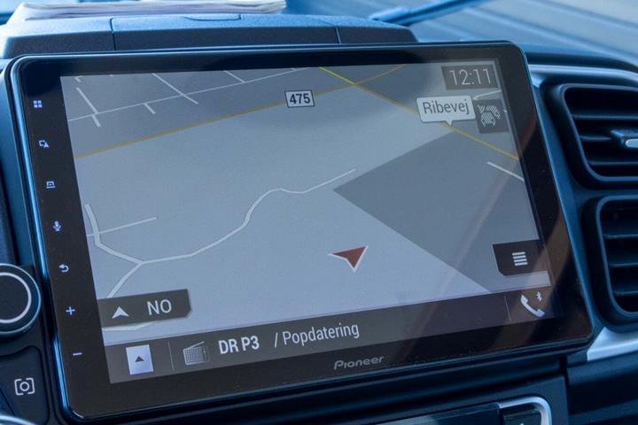 Hvid Fiat Knaus fra 2025 set indefra