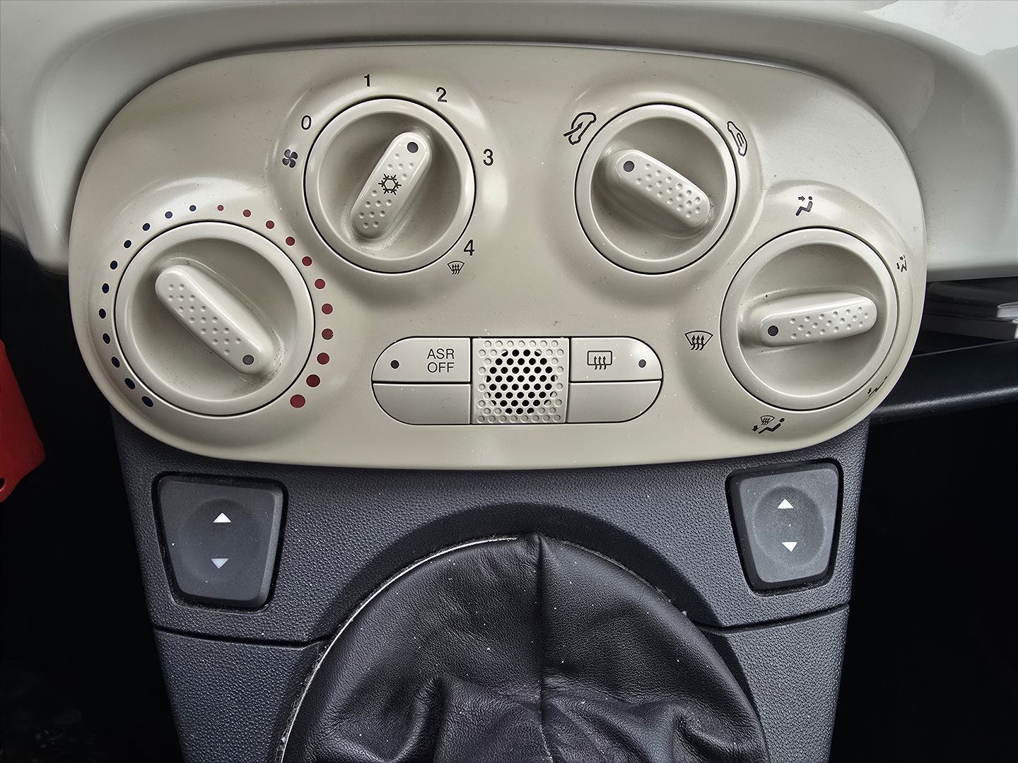 Hvid Fiat 500 fra 2008