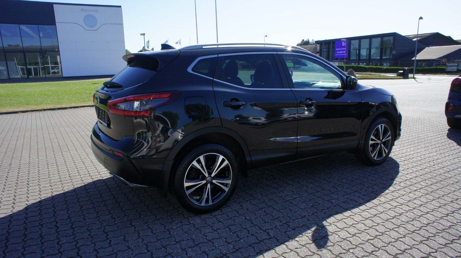 Sort Nissan Qashqai fra 2018
