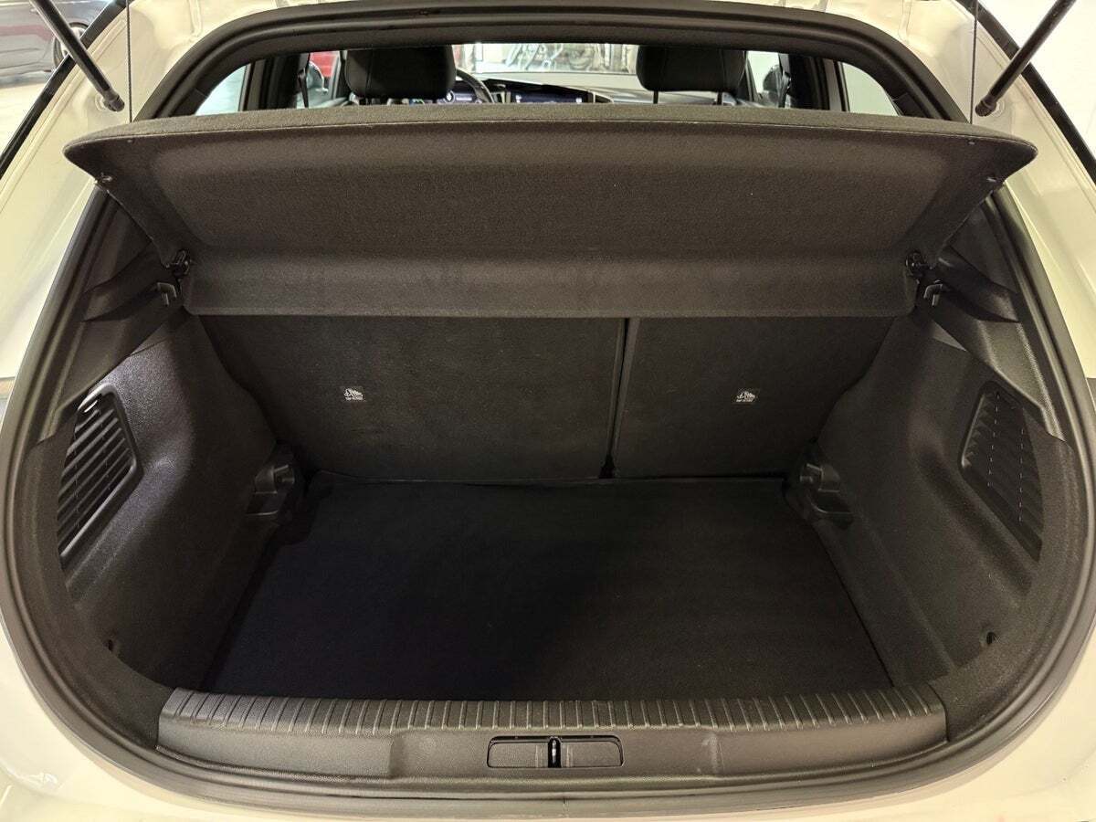 Hvid Opel Mokka-e fra 2022