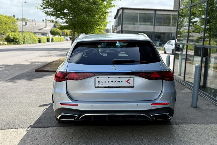Sølv Mercedes E300 de fra 2024