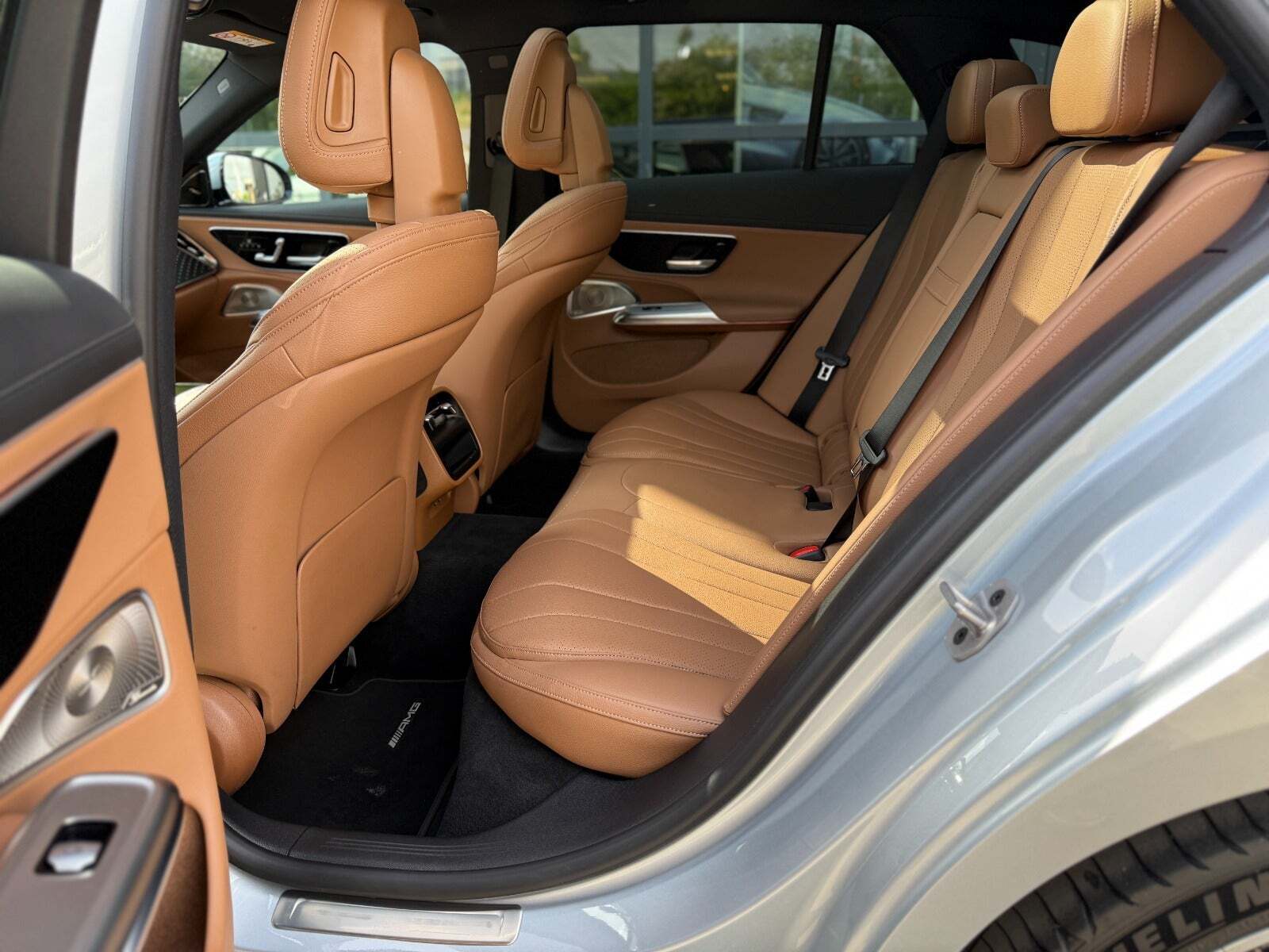 Sølv Mercedes E300 de fra 2024
