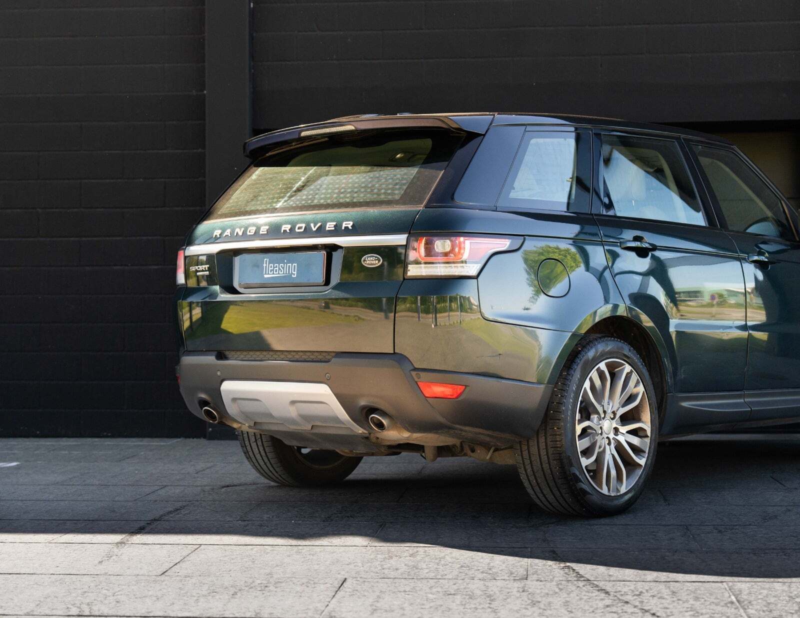 Grøn Land Rover Range Rover sport fra 2014