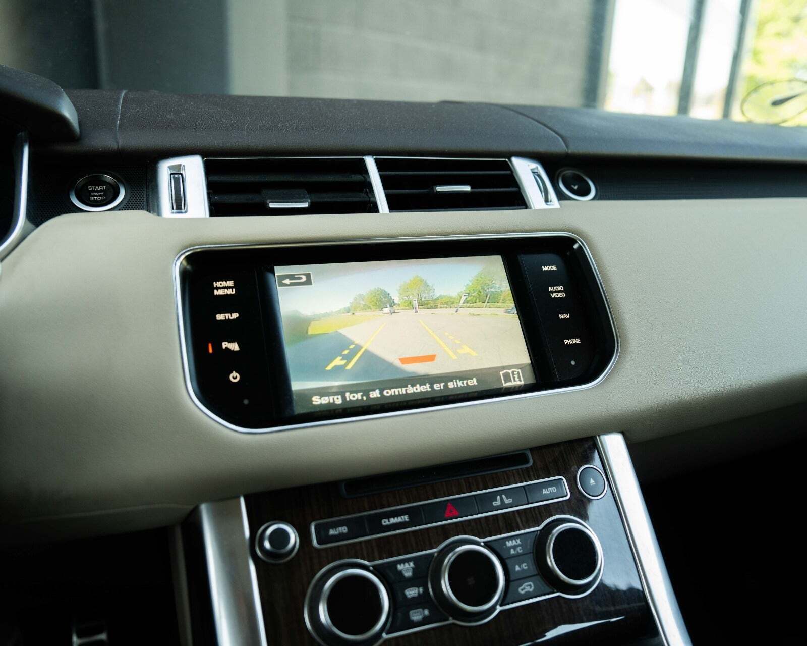 Grøn Land Rover Range Rover sport fra 2014
