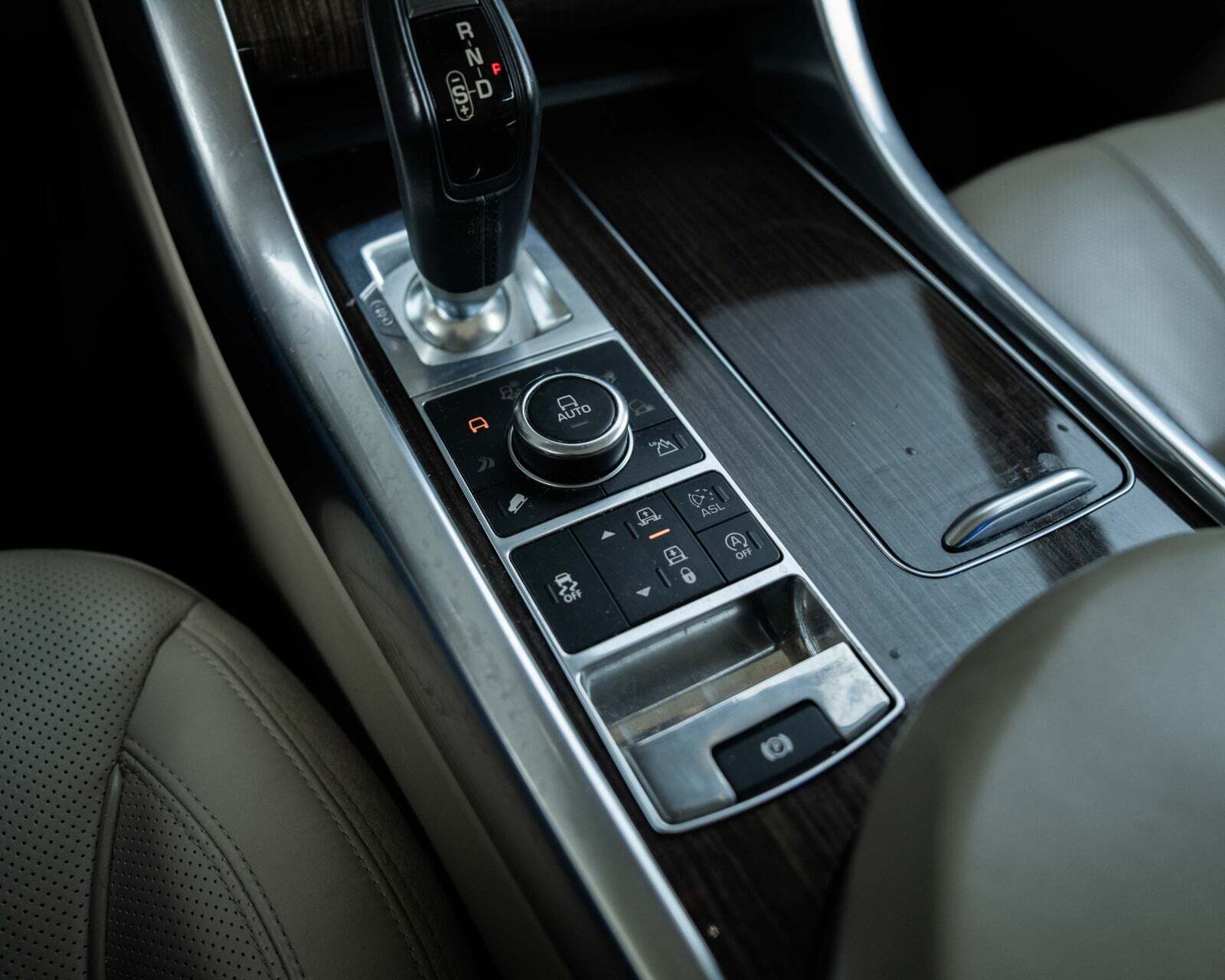 Grøn Land Rover Range Rover sport fra 2014