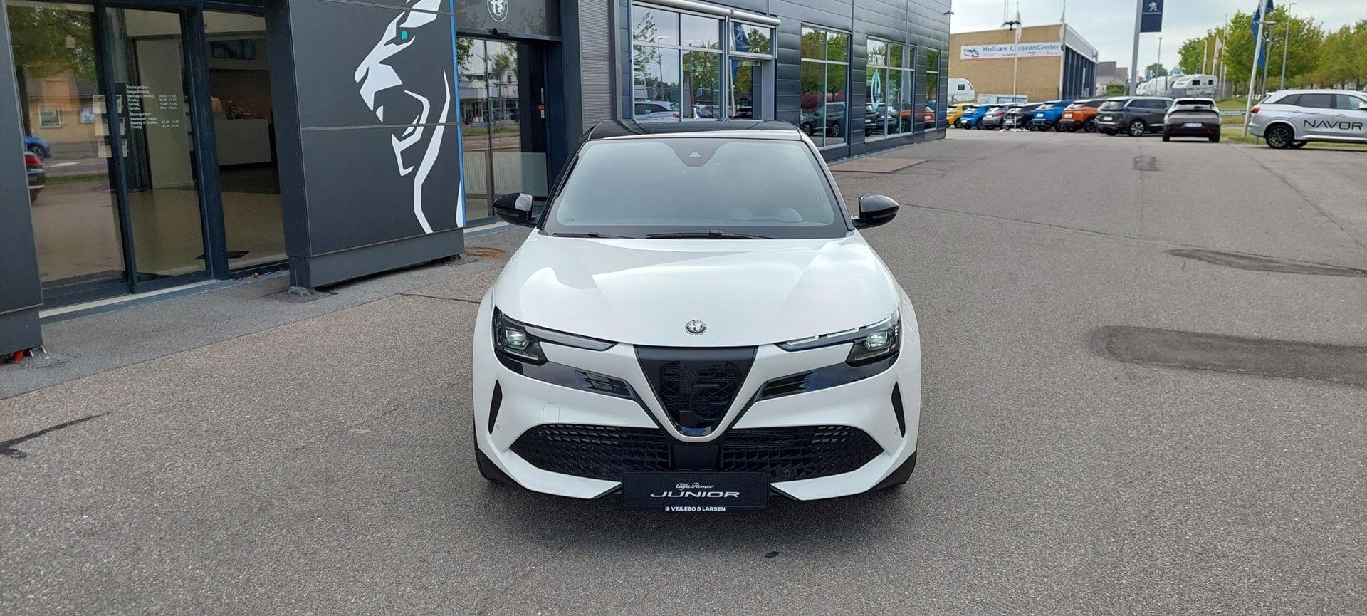 Alfa Romeo Junior EL Veloce 280HK 5d Aut.