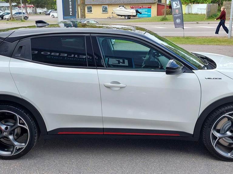 Alfa Romeo Junior EL Veloce 280HK 5d Aut.