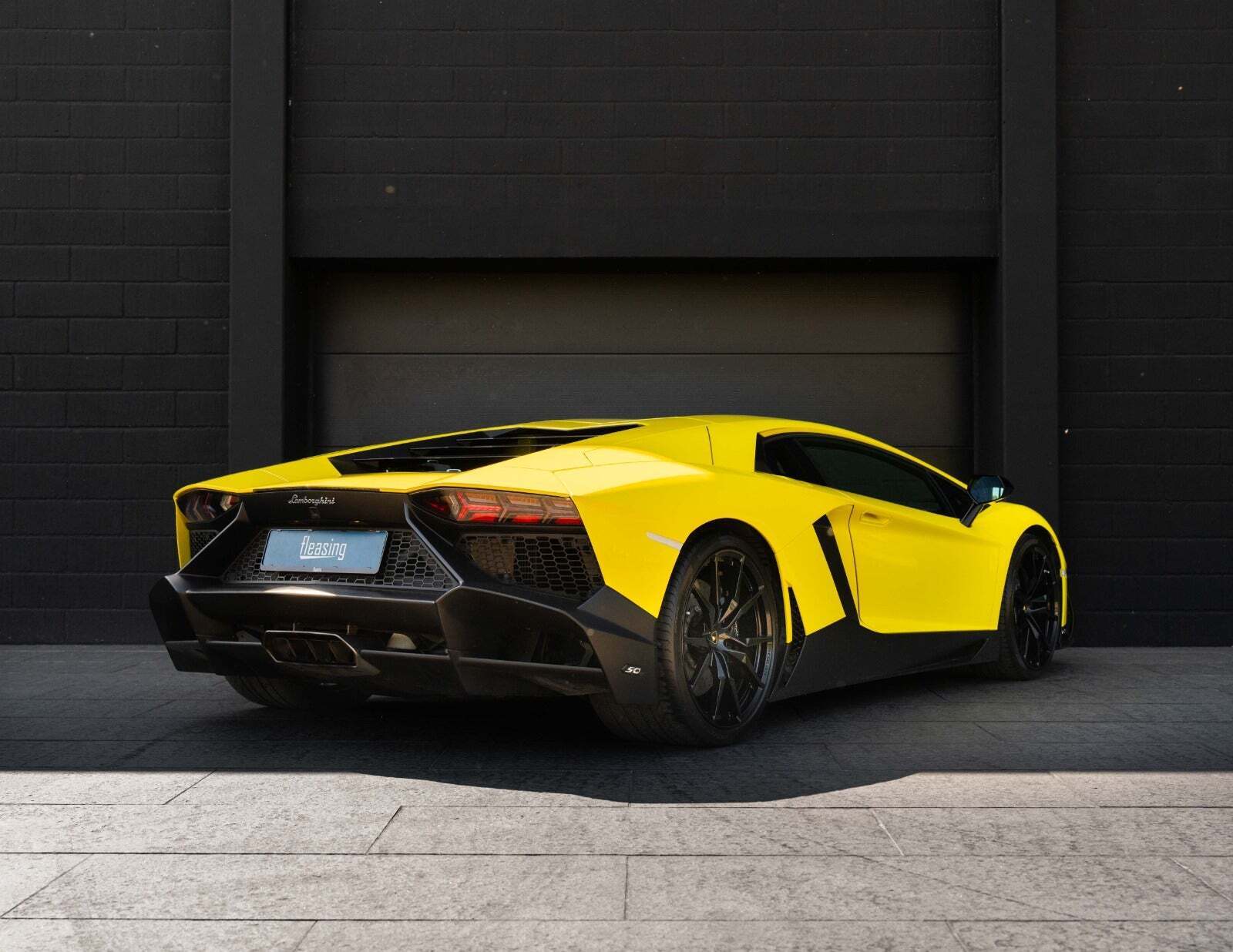 Gul Lamborghini Aventador fra 2014