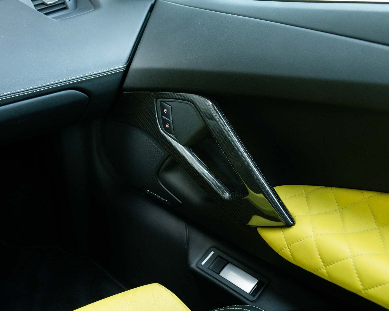 Gul Lamborghini Aventador fra 2014