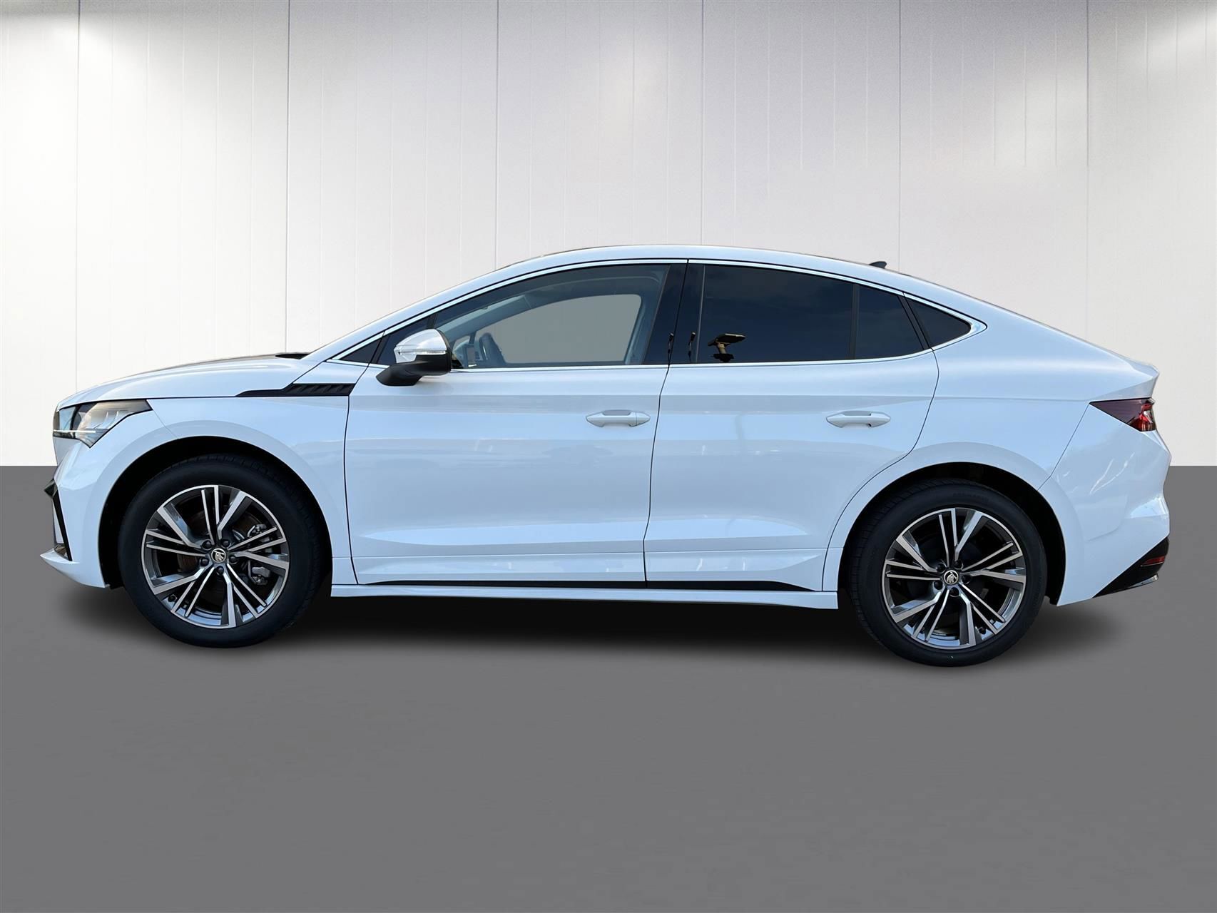 Hvid Skoda Enyaq iV fra 2024