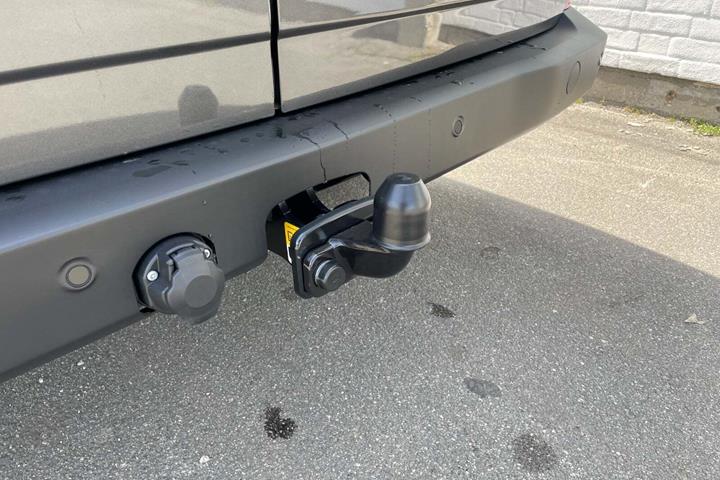 Sort Ford Transit Custom 320 L2 fra 2025