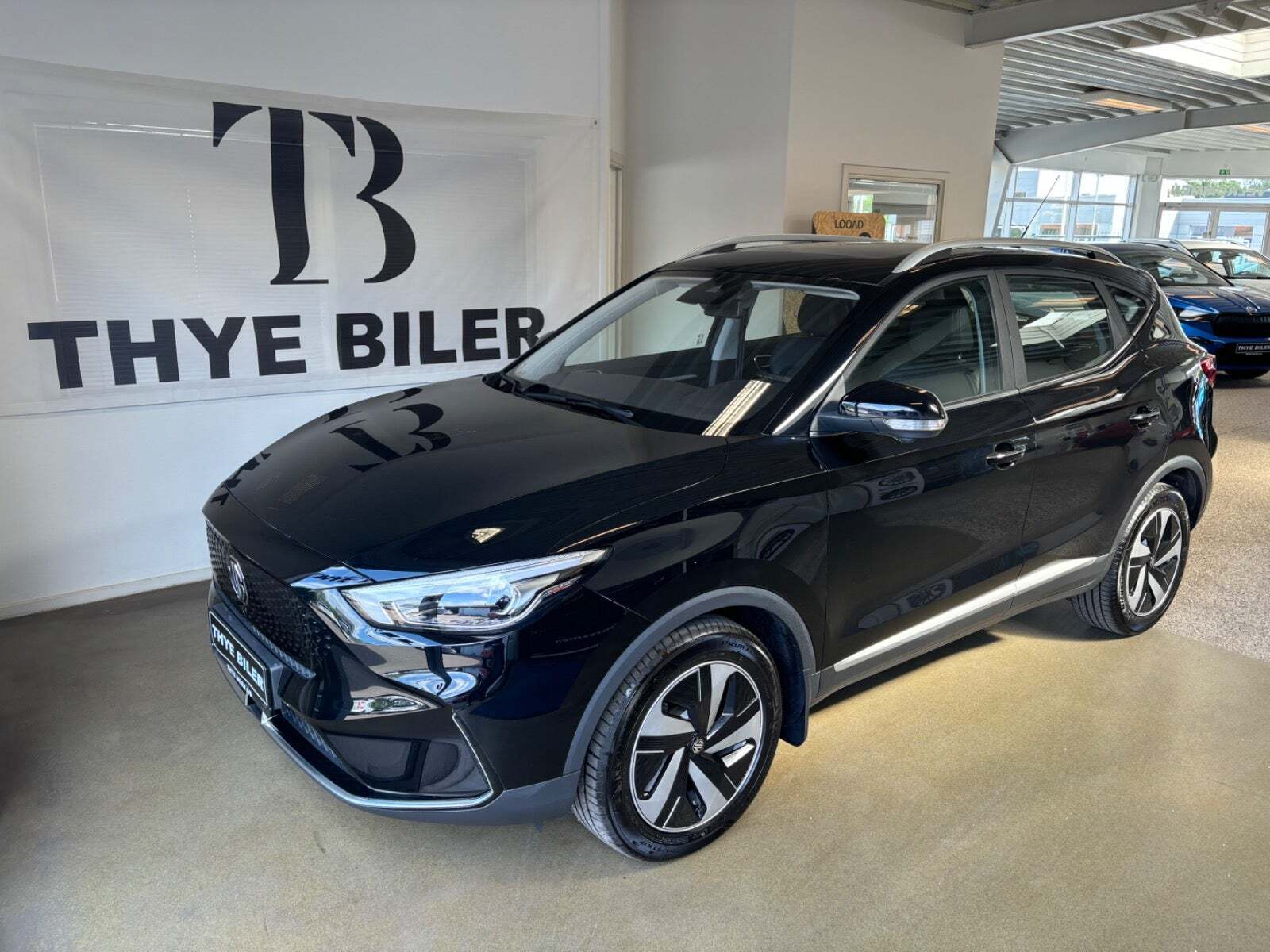 Sort MG ZS fra 2022 set udefra