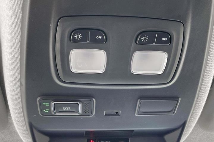 Hvid Renault Trafic fra 2025