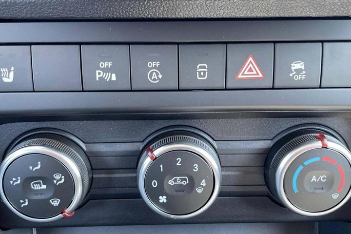 Hvid Mercedes Citan 110 fra 2024 set indefra