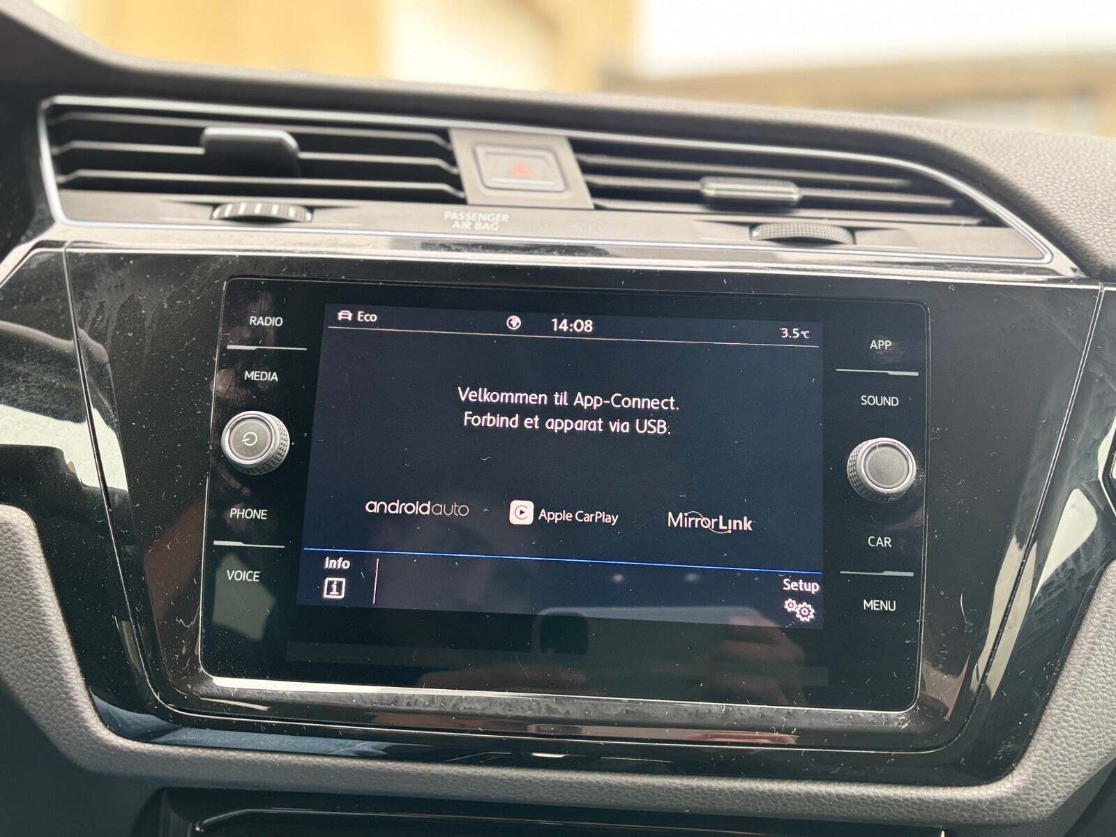 Sort VW Touran fra 2020