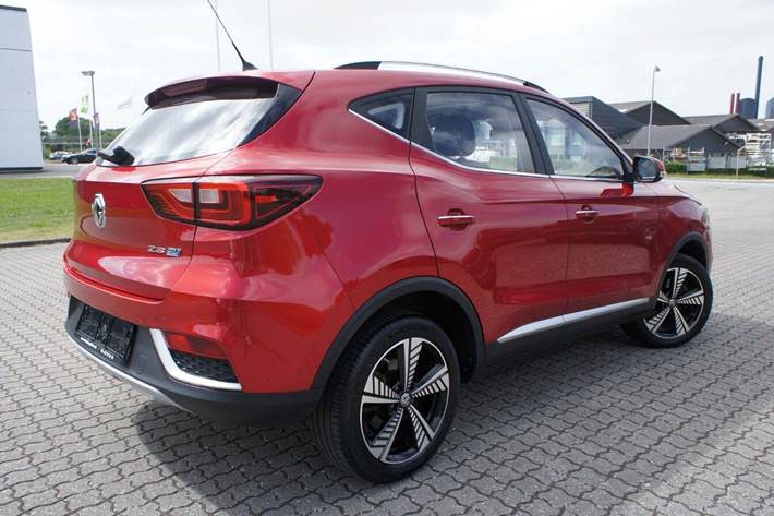 Rød MG ZS fra 2020