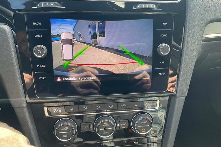 Hvid VW Golf VII fra 2020