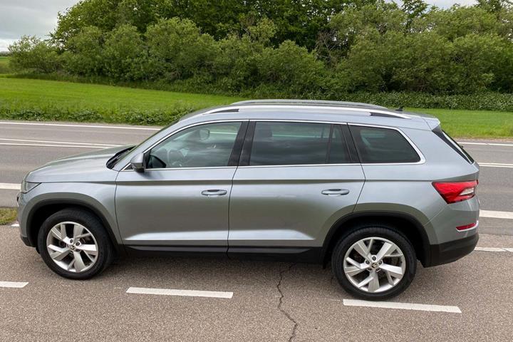 Grå Skoda Kodiaq fra 2019