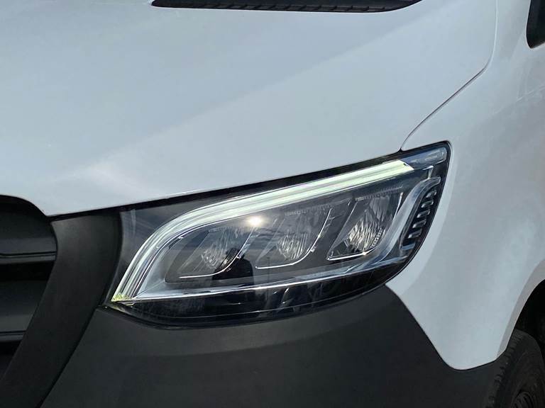 Mercedes Sprinter 2,0 215 CDI A2 H2 150HK Van 9g Aut.