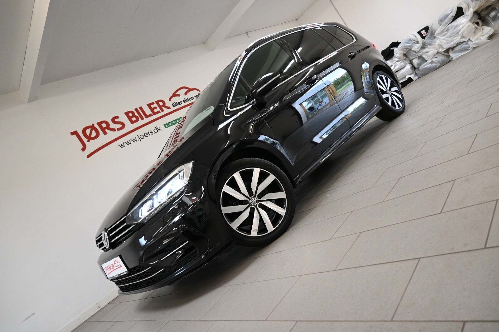 Sort VW Touran fra 2018