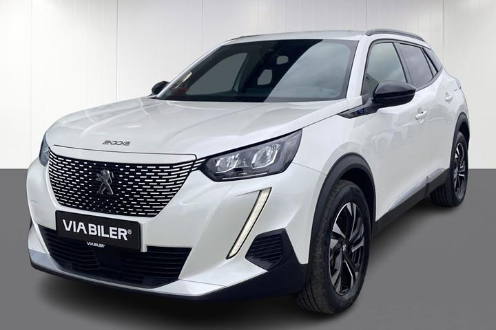 Hvid Peugeot e-2008 fra 2023 set udefra