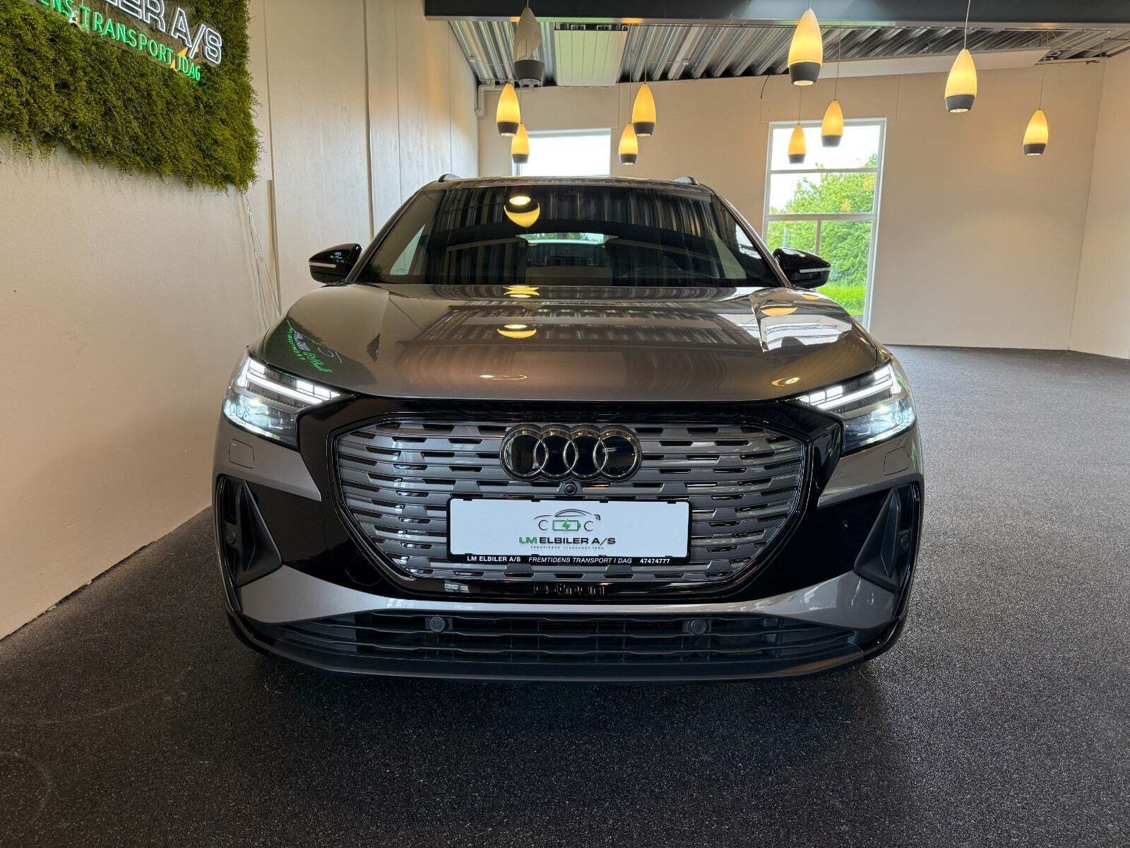 Grå Audi Q4 e-tron fra 2022