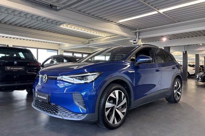 Blå VW ID.4 fra 2024 set udefra
