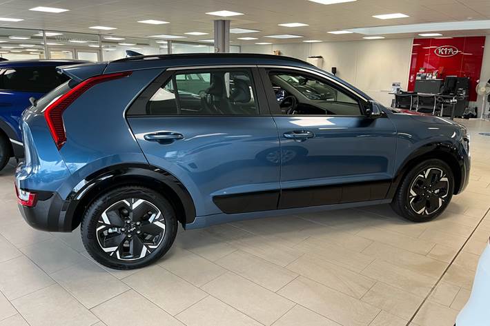 Blå Kia Niro EV fra 2025