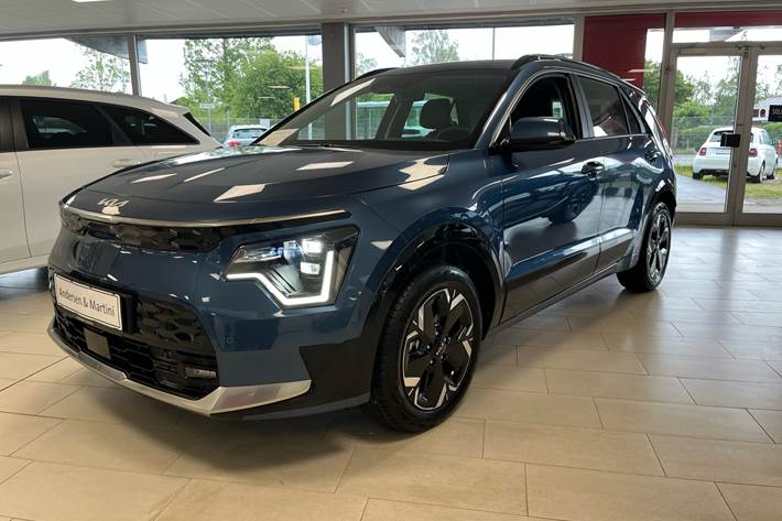 Blå Kia Niro EV fra 2025 set udefra