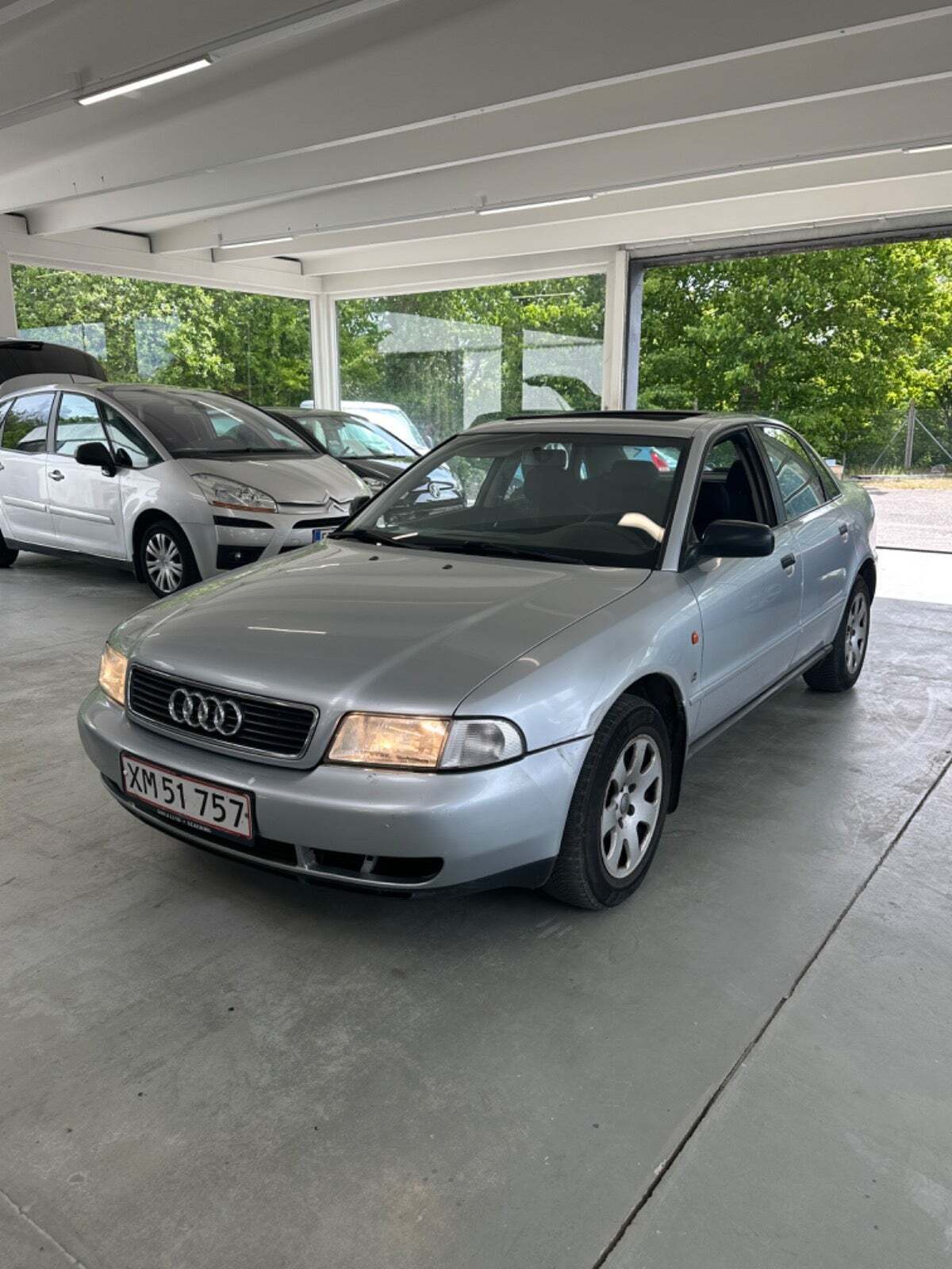 undefined Audi A4 fra 1996 set udefra