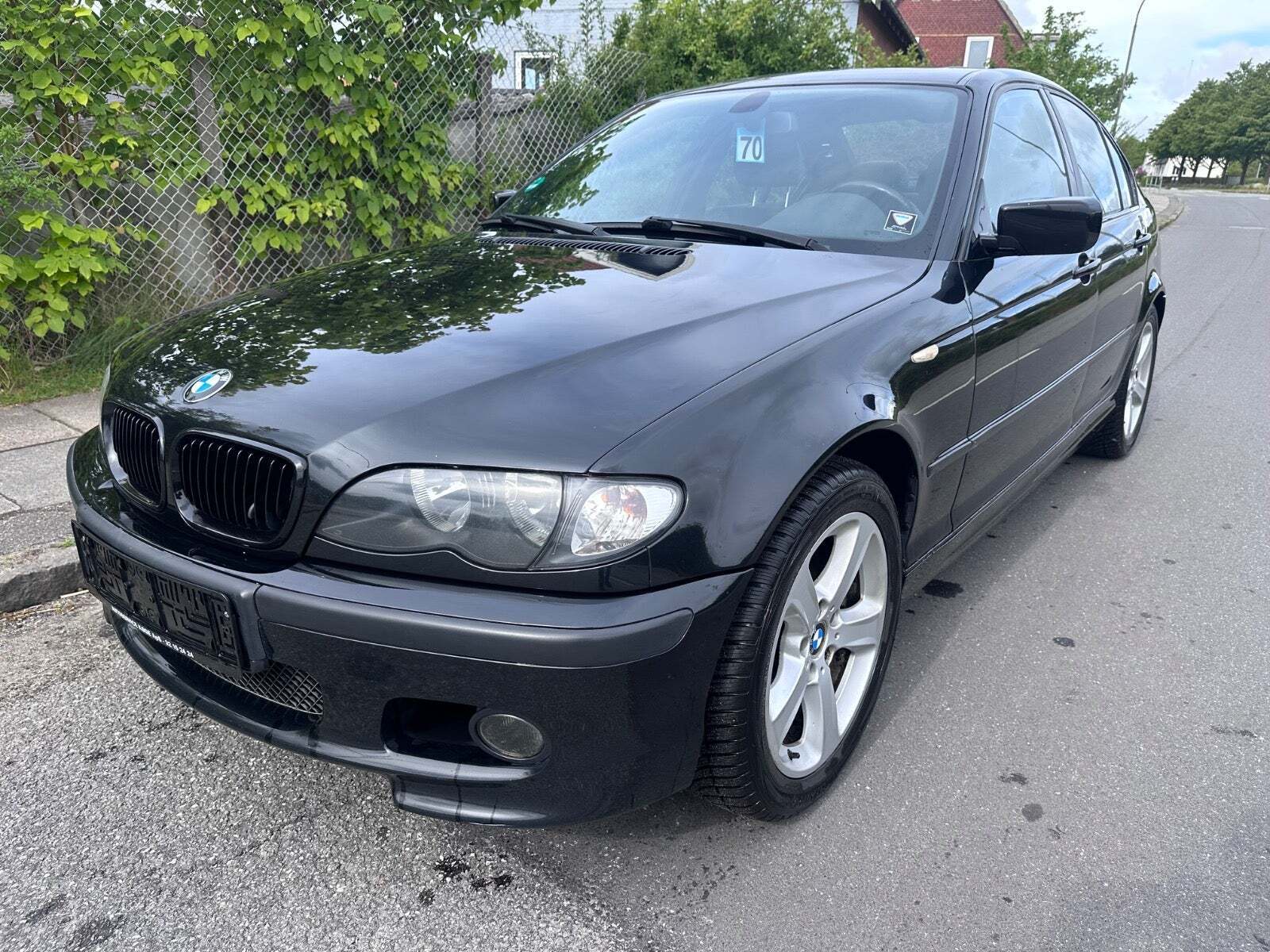 Grøn BMW 330i fra 2004