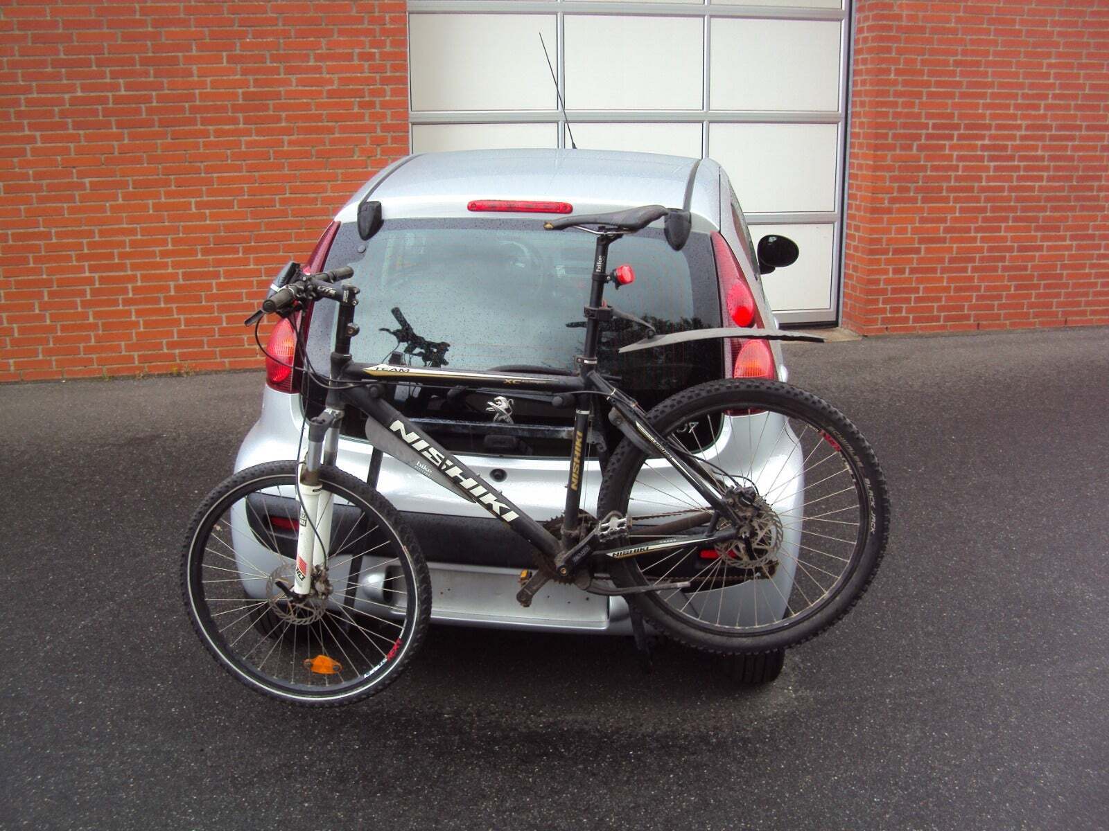 Sølv Peugeot 107 fra 2013