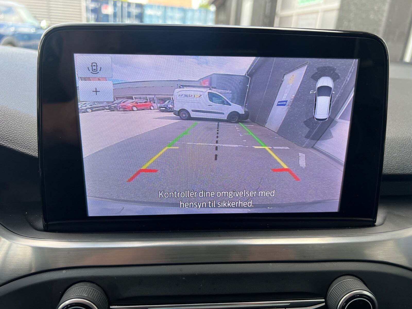 Grå Ford Focus fra 2021 set indefra