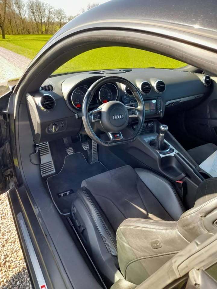 Sort Audi TT fra 2008