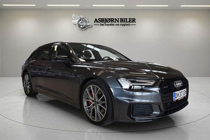 Grå Audi A6 fra 2022 set udefra