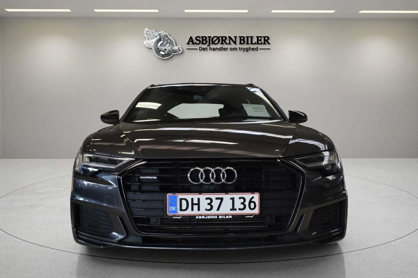 Grå Audi A6 fra 2022